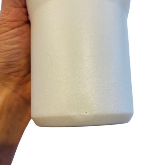 Stanley The Iceflow Flip Straw Tumbler 30 oz Polar White *Flaw* - Picture 10 of 13